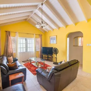 Holiday home Beachy I Kitchen I Wi-fi I Shaded Cabana I Parking, Saint Philip